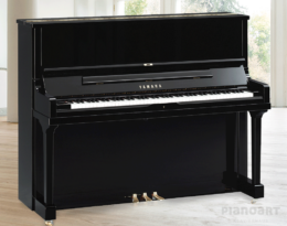 YAMAHA U1 Schwarz