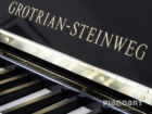 Grotrian Steinweg G124 Klavier Ansicht Firmenlogo