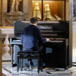 Klavier Feurich Austria mit Pianist