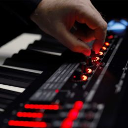 ROLAND RD 2000 EX