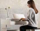 Casio Celviano AP-270 WE E-Piano Frau spielt