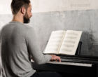 Casio Privia Px770 BK E-Piano Mann spielt
