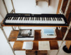 Leuchttasten Keyboard Casio LK S250 Wohnzimmer