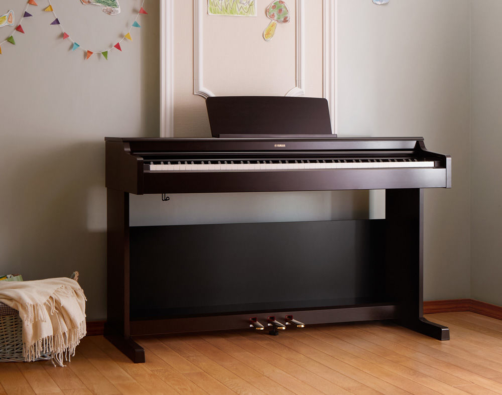 Yamaha-Arius-YDP-165R-Digital-Piano-Wohnzimmer01