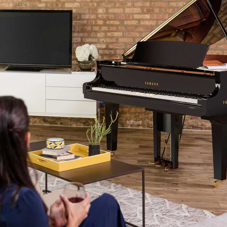 Yamaha Disklavier Flügel spielt selbst im Wohnzimmer