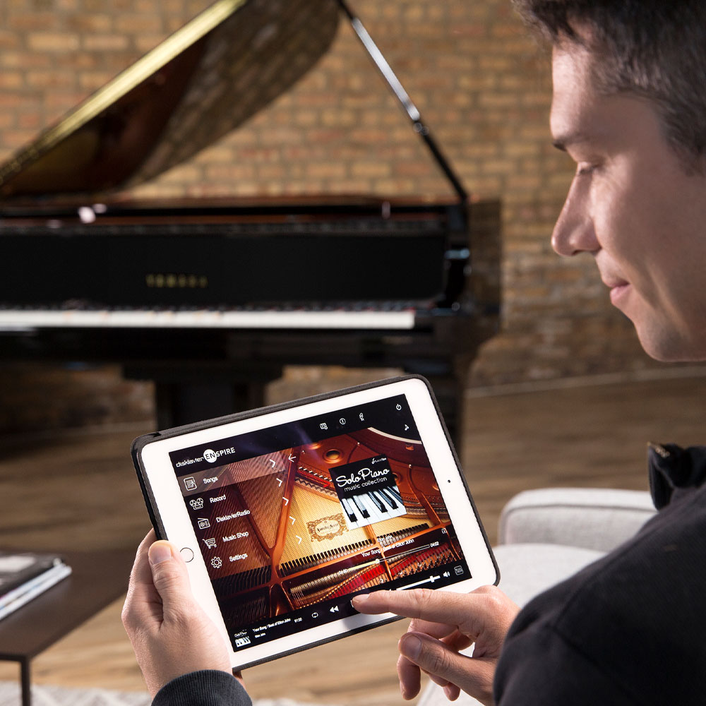 yamaha-disklavier-fluegel-mit-tablet