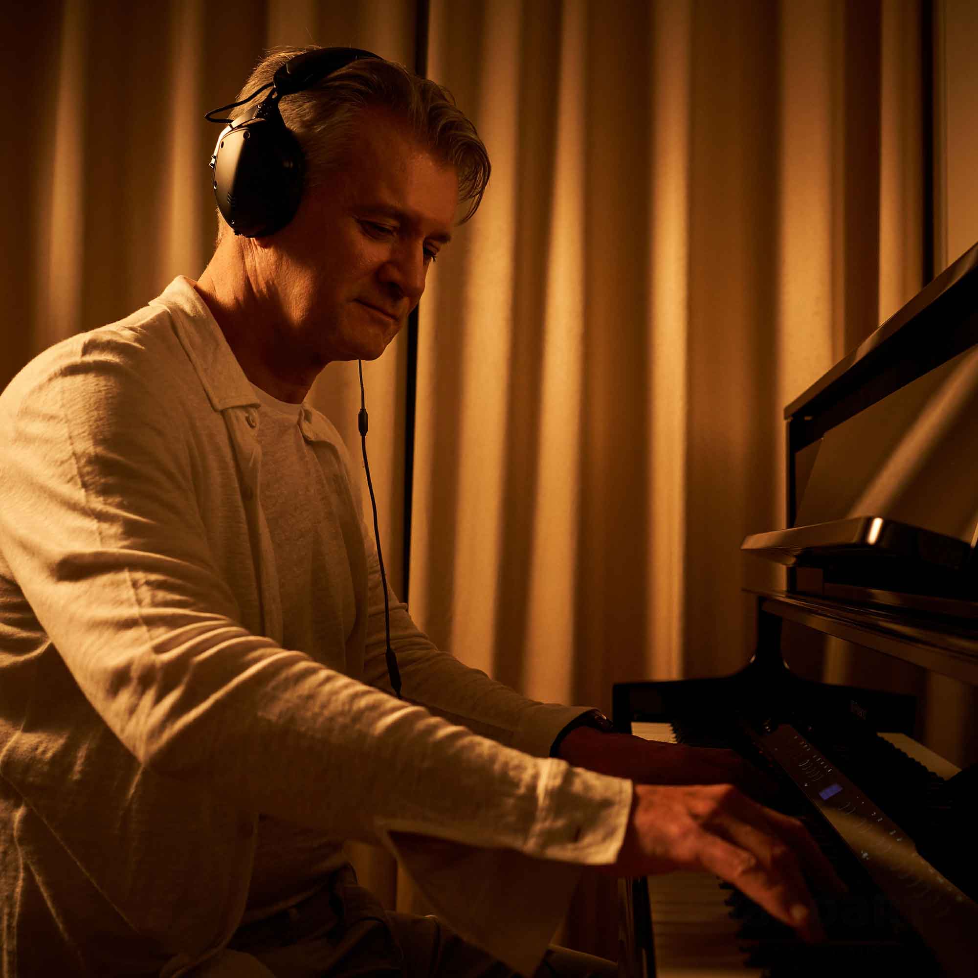 Roland LX-9 PE Digital Piano Performance über Kopfhörer