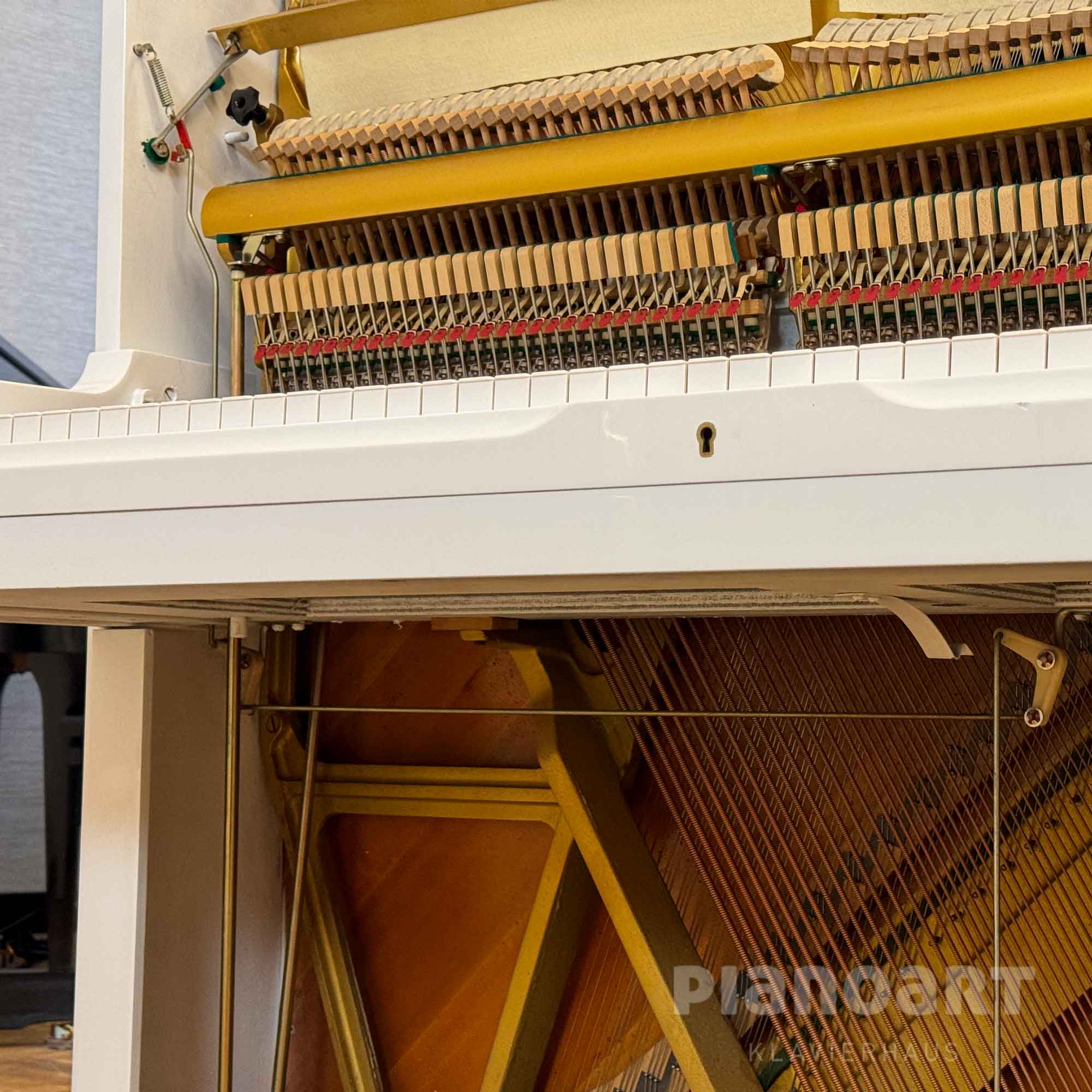 Yamaha U1 Gebraucht Ansicht Gussrahmen