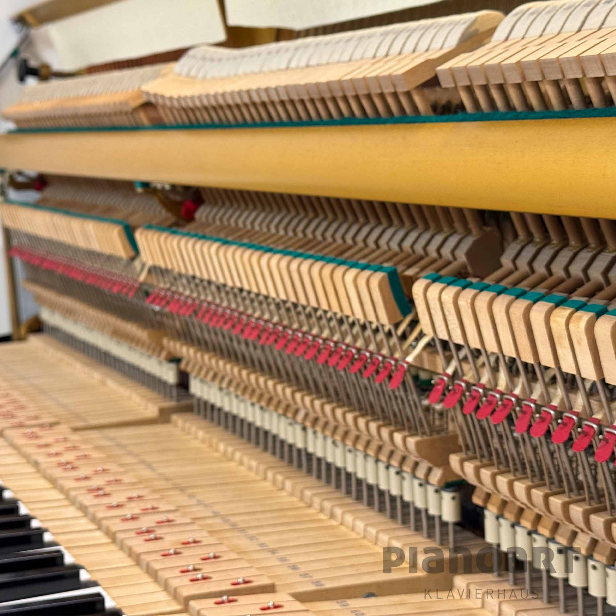 Klavier Gebraucht Yamaha U1 Weiß Ansicht Hammerköpfe