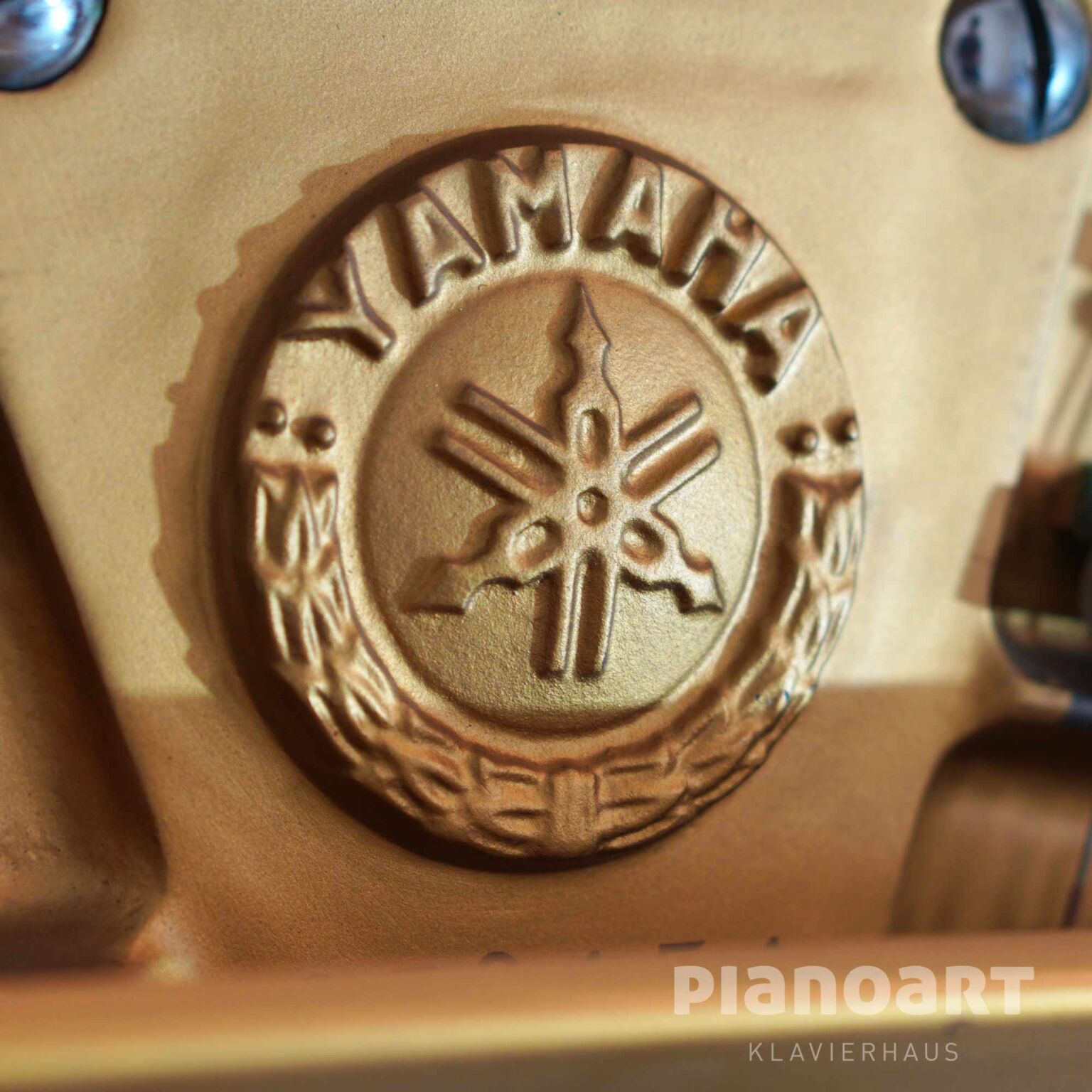 gebrauchtes-klavier-yamaha-u3-logo