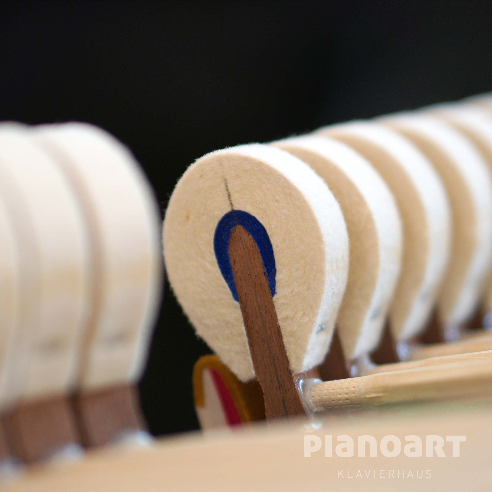 Neue Hammerköpfe eines Feurich Flügels