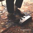 Pedal Casio SP-34 auf orientalischem Teppich