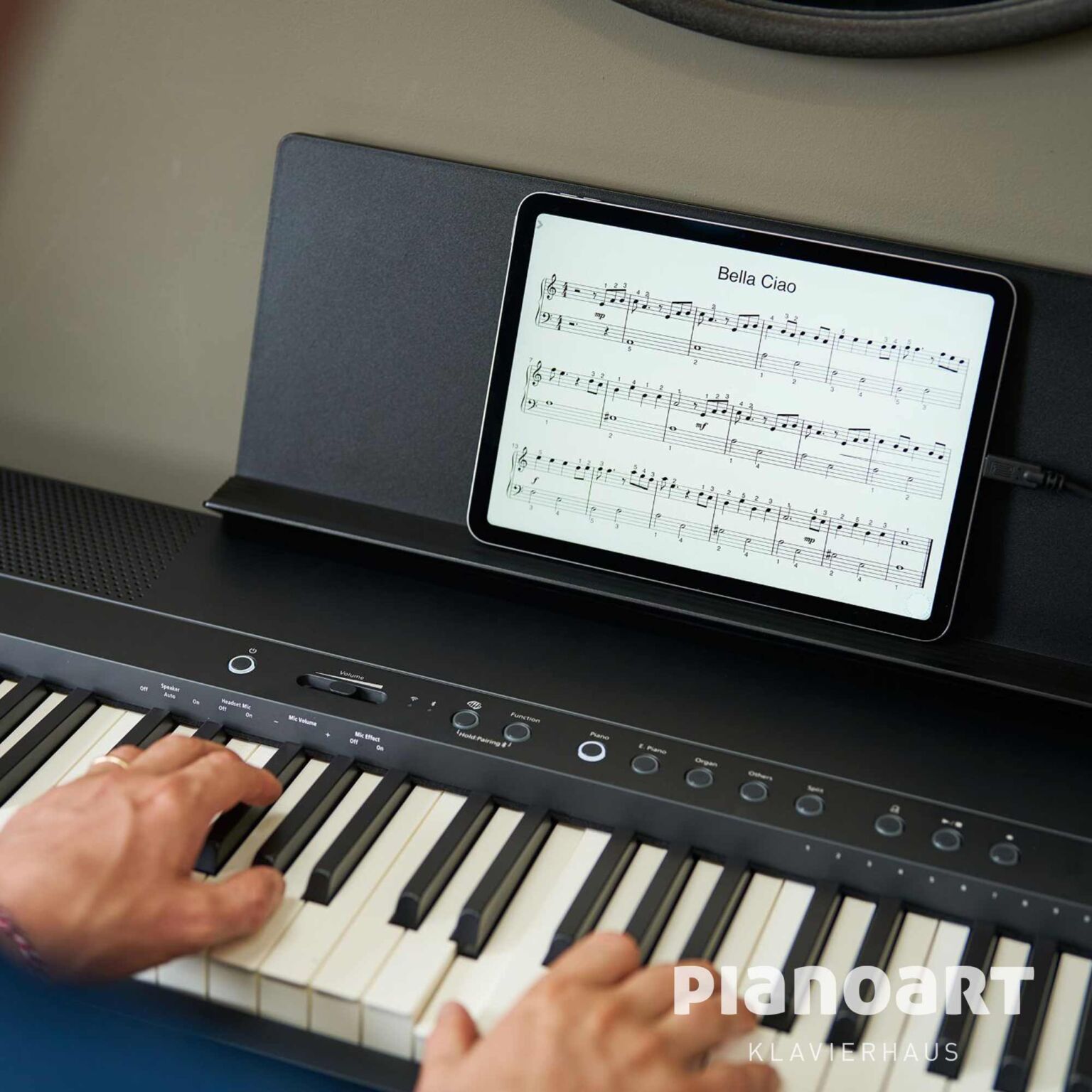 e-piano-roland-fp-40-bk-image-02